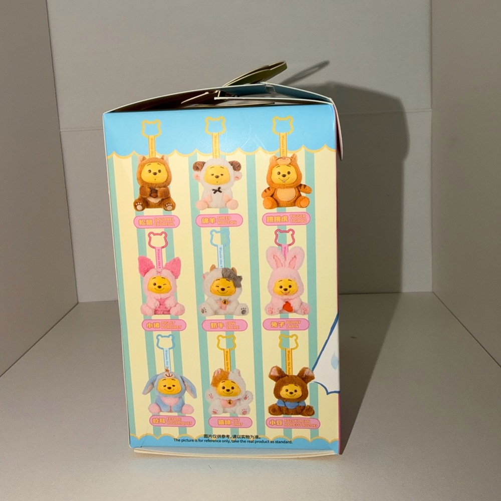 Miniso Disney Winnie the Pooh keychain Plush - Cat Chat - Picture 4 of 6